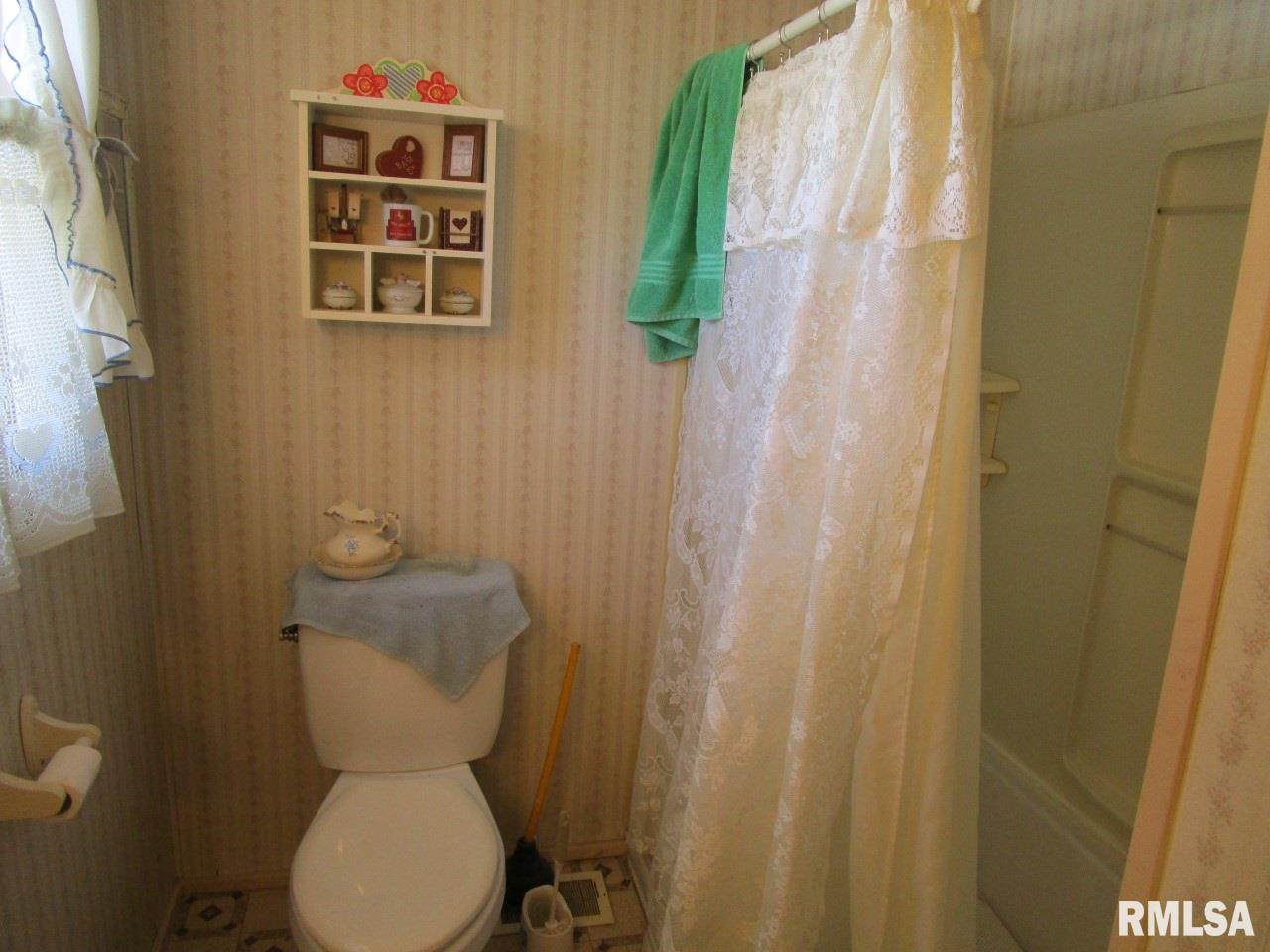 109 East 8th Street Canton, IL 61520 - Photo 40 of 50