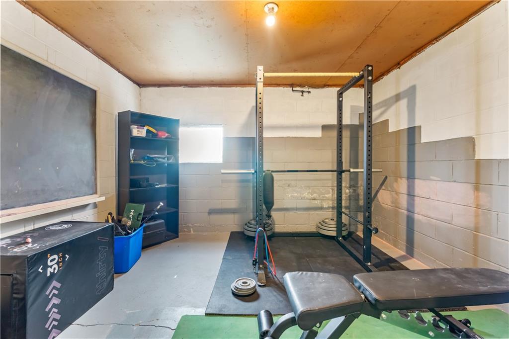 414 Hancock Avenue Vandergrift, PA 15690 - Photo 21 of 25 a room with gym equipment