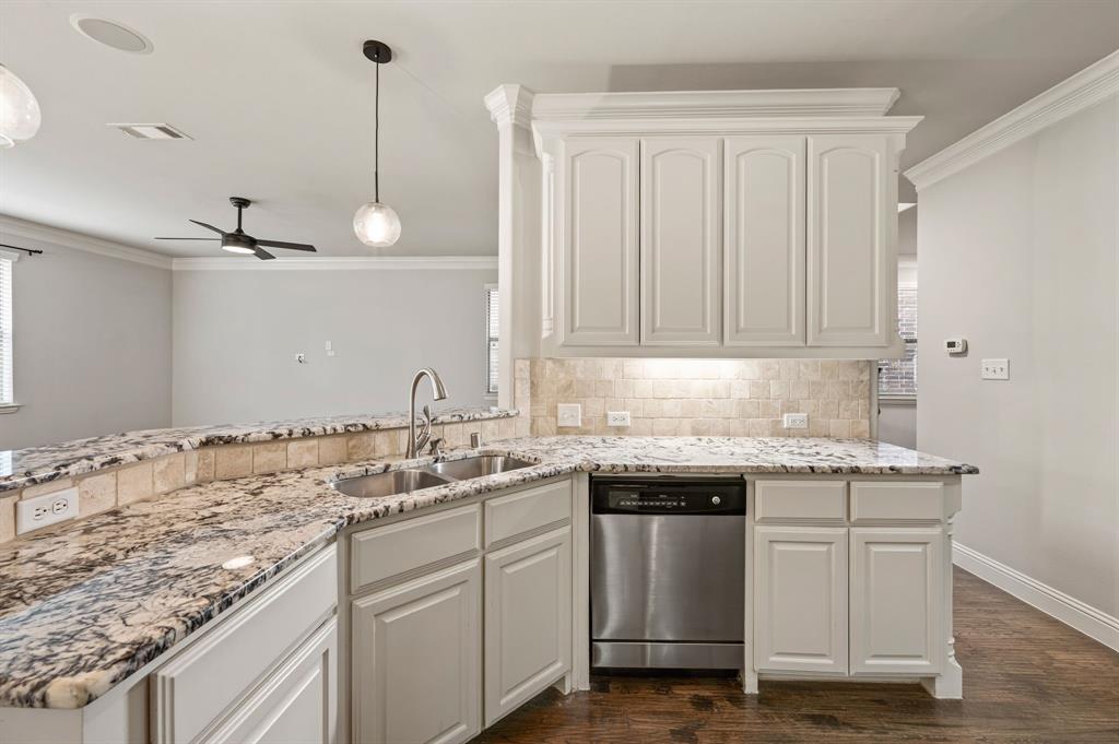 250 Churchill Loop Grapevine, TX 76051 - Photo 14 of 38