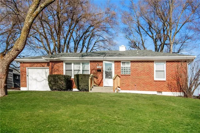 $1,505 | 1502 Northwest 1st Street, Lee's Summit, MO 64081