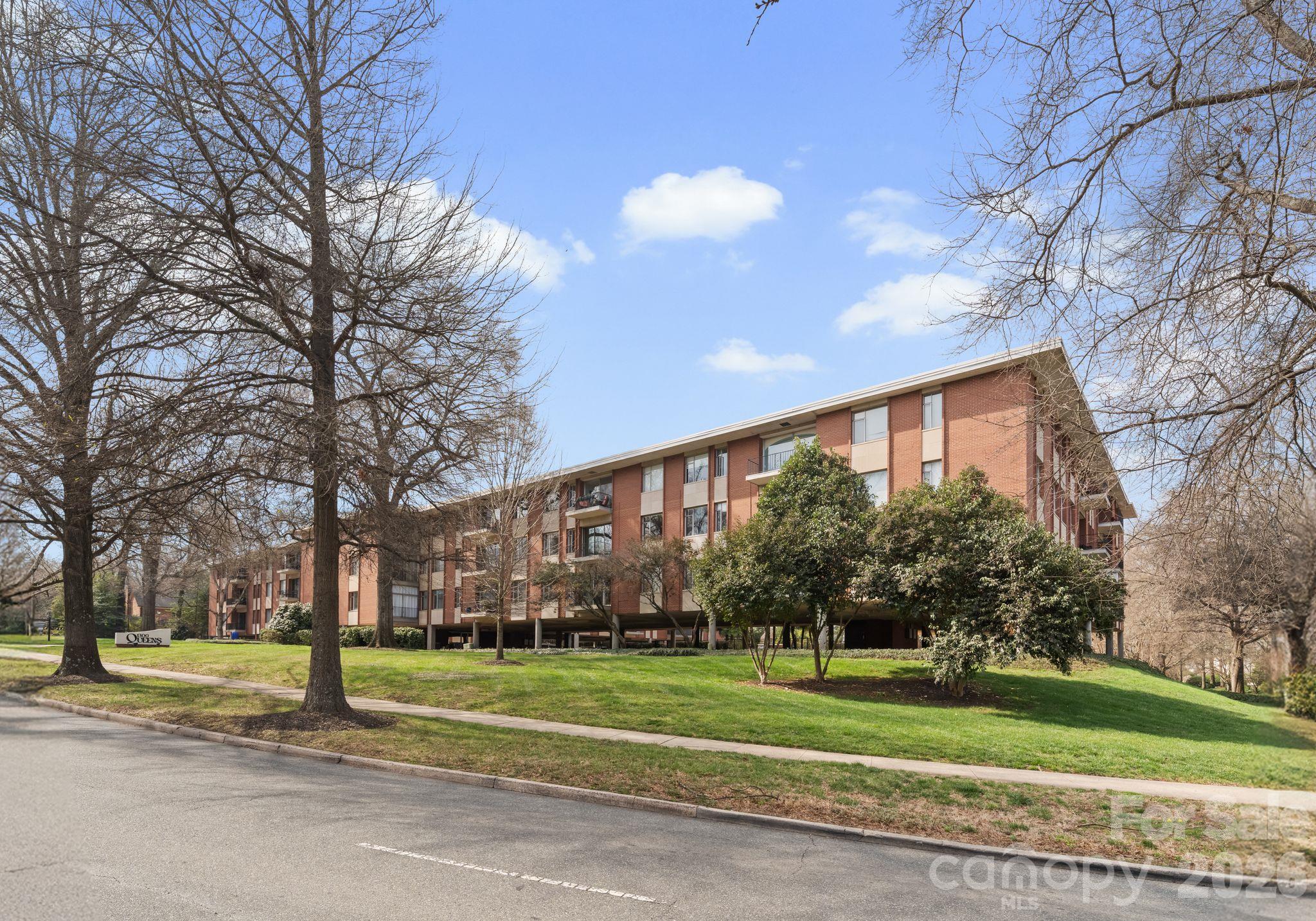 1300 Queens Road Charlotte, NC 28207 - Photo 3 of 29 Gallery Image 3
