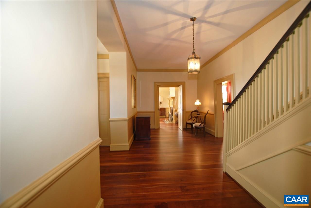 117 Middlebrook Road Staunton, VA 24401 - Photo 5 of 31 Gallery Image 5