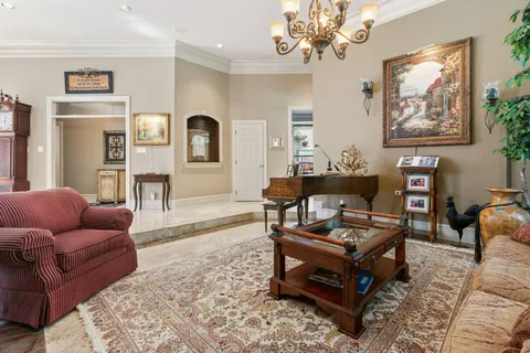 $1,174,000 | 14 Highland Circle, The Woodlands, TX 77381