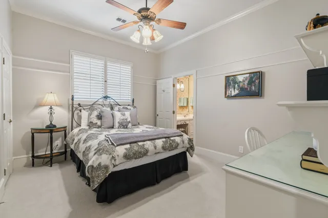 $1,174,000 | 14 Highland Circle, The Woodlands, TX 77381