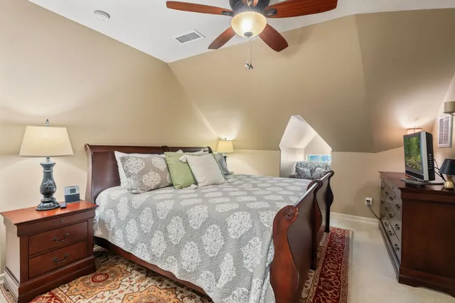 $1,174,000 | 14 Highland Circle, The Woodlands, TX 77381