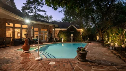 $1,174,000 | 14 Highland Circle, The Woodlands, TX 77381