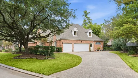 $1,174,000 | 14 Highland Circle, The Woodlands, TX 77381