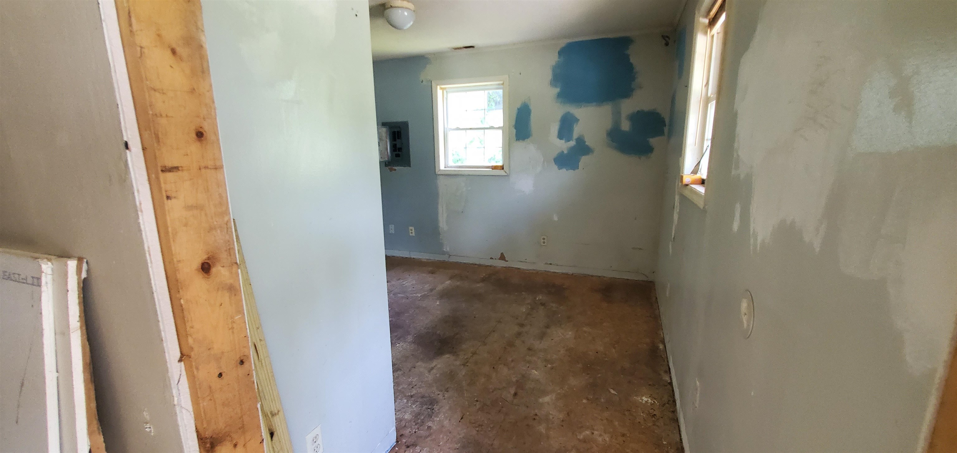 352 Spring Street Ashland, KY 41101 - Photo 4 of 13 Gallery Image 4