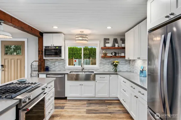 $924,500 | 14619 80th Street East, Puyallup, WA 98372