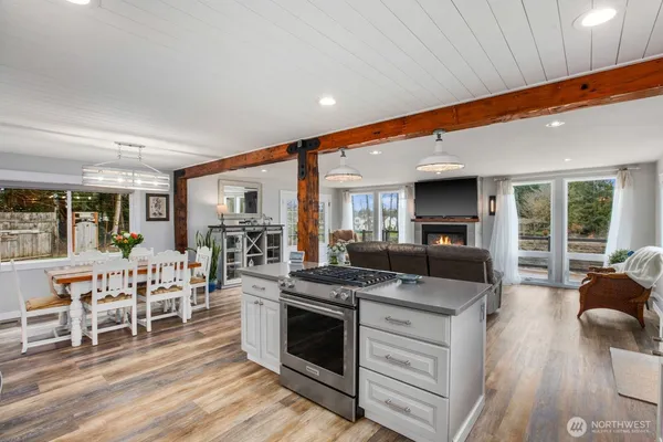 $924,500 | 14619 80th Street East, Puyallup, WA 98372