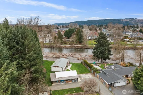 $924,500 | 14619 80th Street East, Puyallup, WA 98372