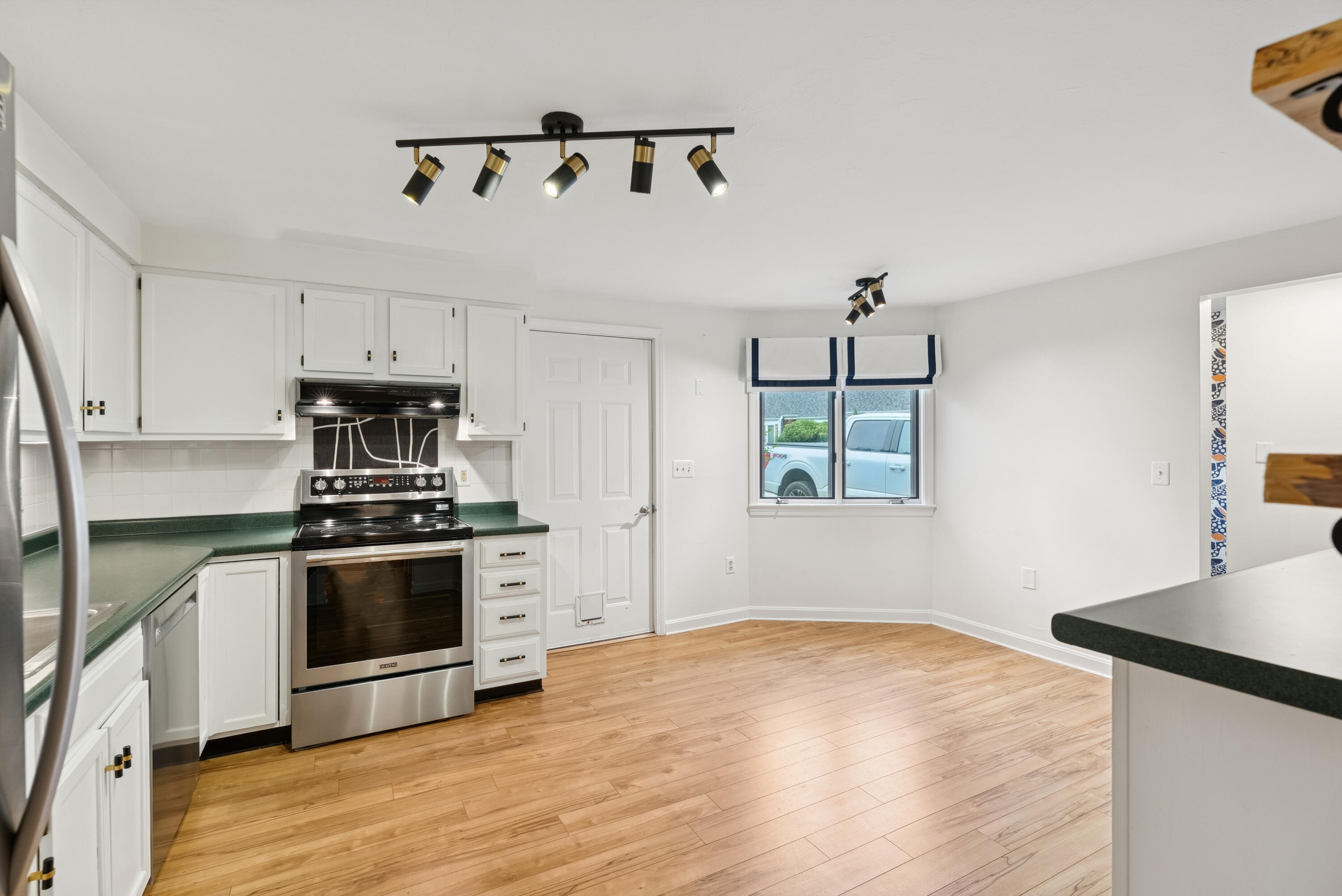 5 Stratton Road, Unit 5 Scarborough, ME 04074 - Photo 11 of 40 5 Stratton Rd