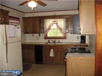 37 Quinton Alloway Road Quinton, NJ 08079 - Photo 2 of 12 Kitchen
