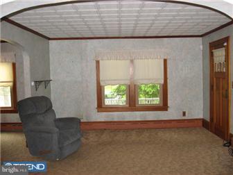 37 Quinton Alloway Road Quinton, NJ 08079 - Photo 8 of 12 Living Room