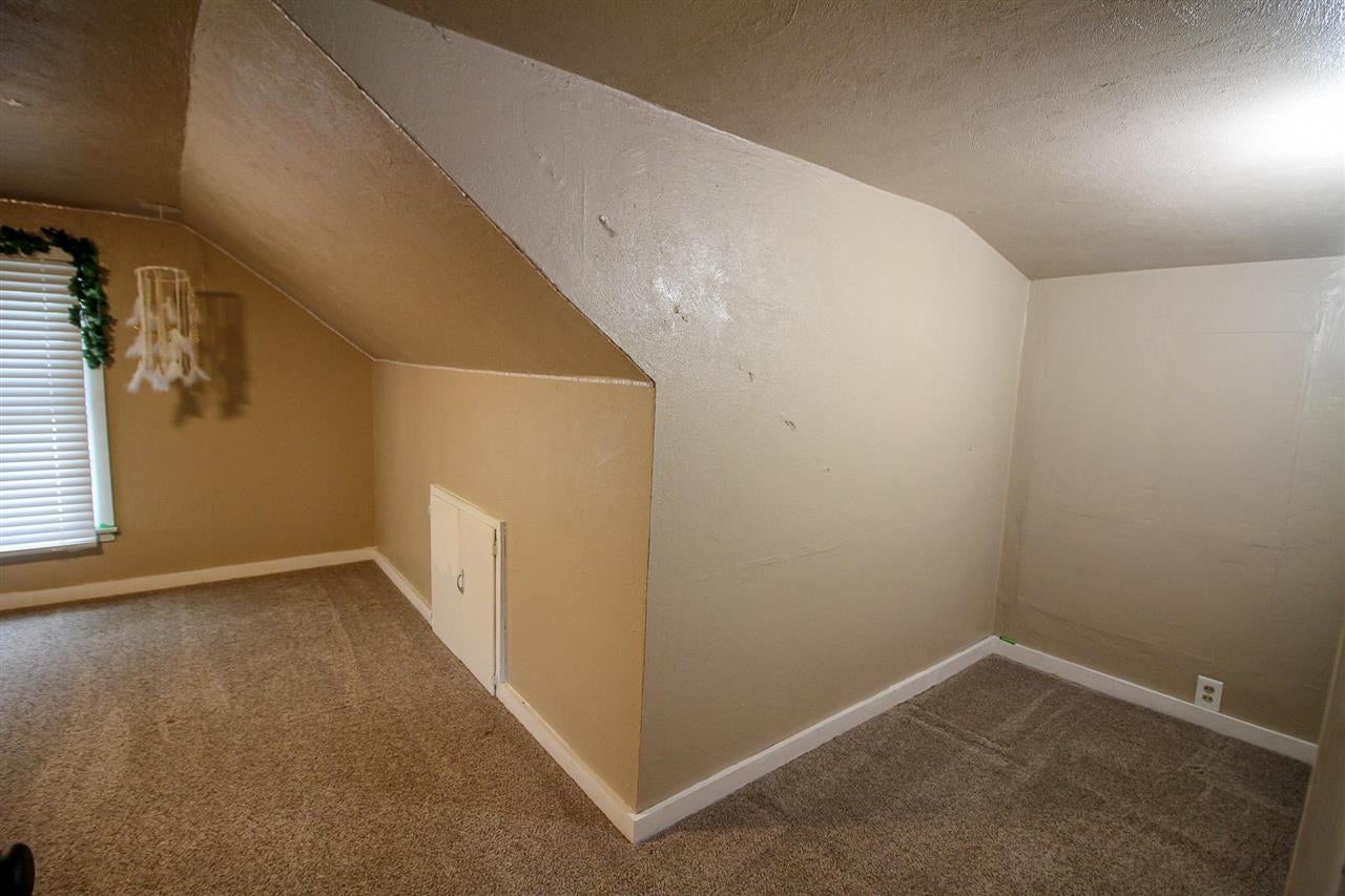 308 Water Street Center Point, IA 52213 - Photo 22 of 33 Gallery Image 22