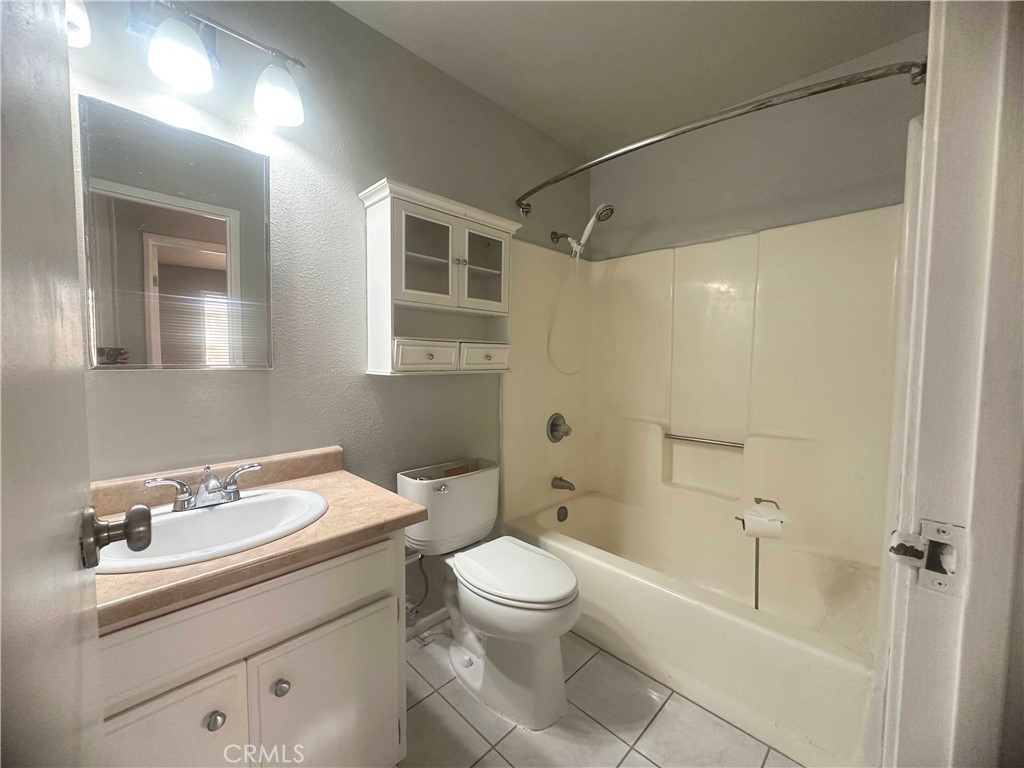 12716 Iroquois Road Apple Valley, CA 92308 - Photo 15 of 34