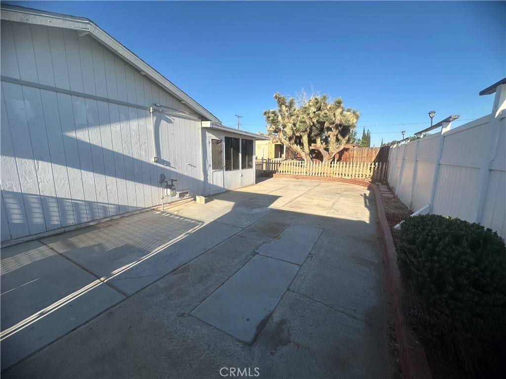 12716 Iroquois Road Apple Valley, CA 92308 - Photo 20 of 34