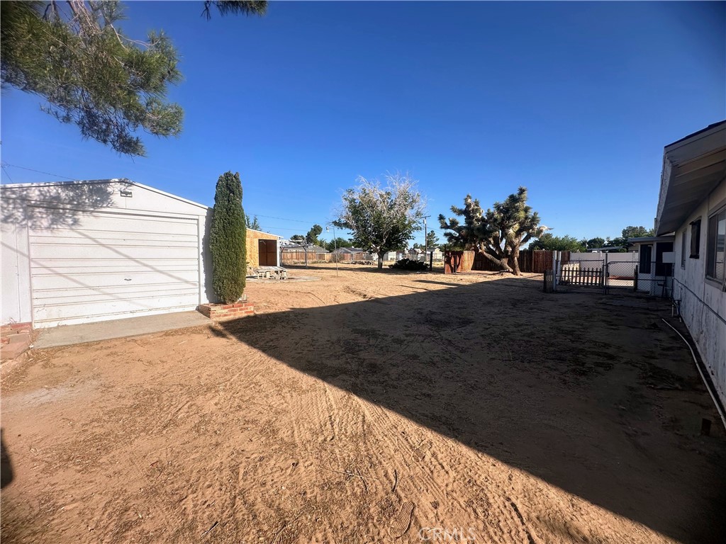 12716 Iroquois Road Apple Valley, CA 92308 - Photo 25 of 34