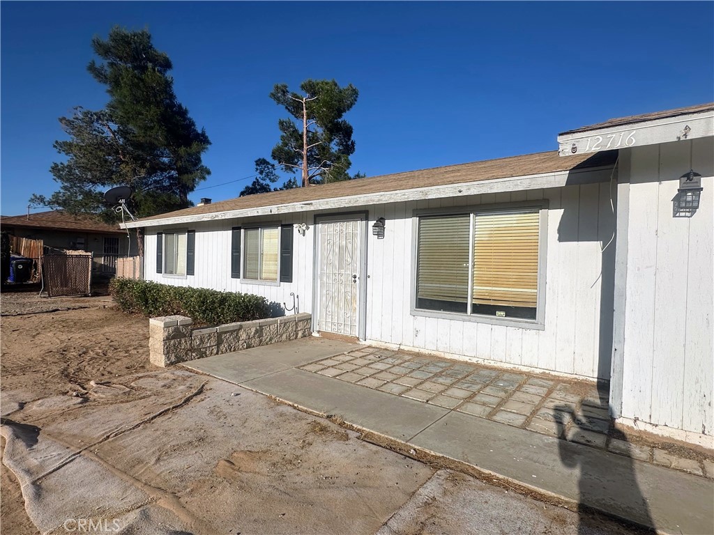 12716 Iroquois Road Apple Valley, CA 92308 - Photo 4 of 34