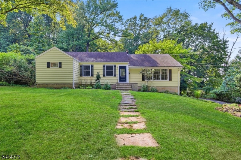 27 Inwood Road Berkeley Heights, NJ 07922 - Photo 1 of 40 Gallery Image 1