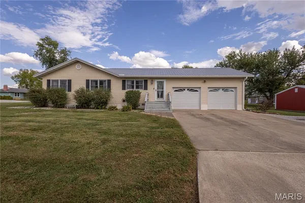 $249,900 | 700 Ely Street, Perry, MO 63462