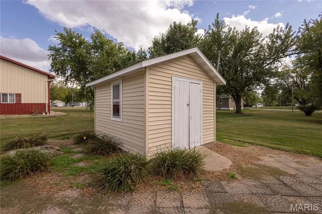 $249,900 | 700 Ely Street, Perry, MO 63462