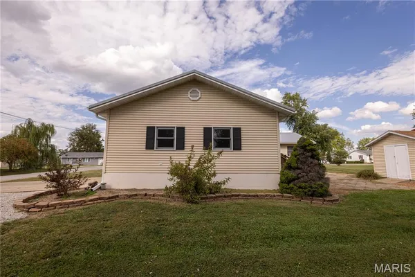 $249,900 | 700 Ely Street, Perry, MO 63462