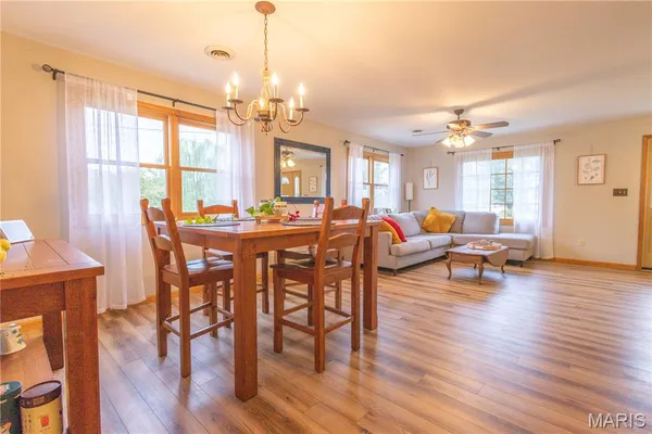 $249,900 | 700 Ely Street, Perry, MO 63462