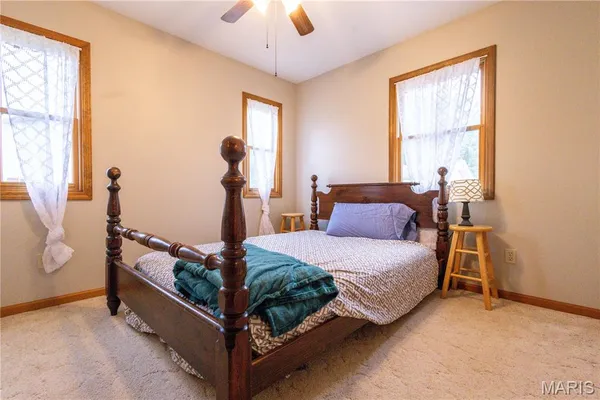 $249,900 | 700 Ely Street, Perry, MO 63462