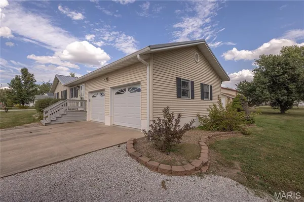 $249,900 | 700 Ely Street, Perry, MO 63462