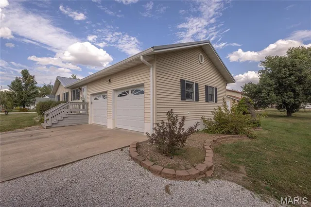 $249,900 | 700 Ely Street, Perry, MO 63462