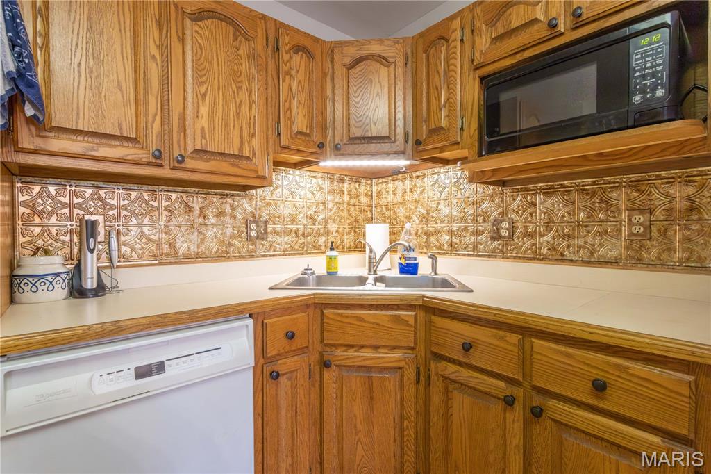 700 Ely Street Perry, MO 63462 - Photo 33 of 37