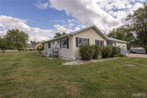 $249,900 | 700 Ely Street, Perry, MO 63462