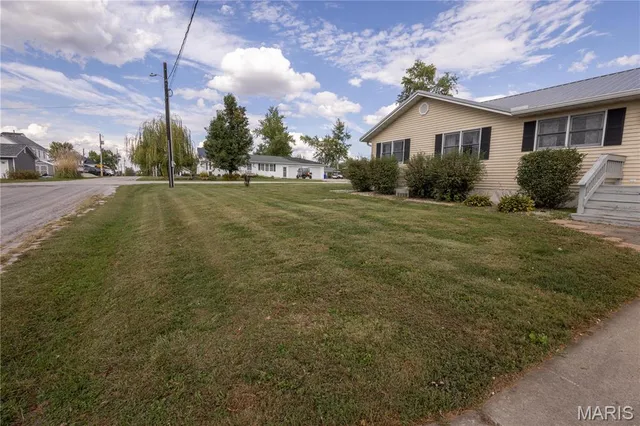 $249,900 | 700 Ely Street, Perry, MO 63462