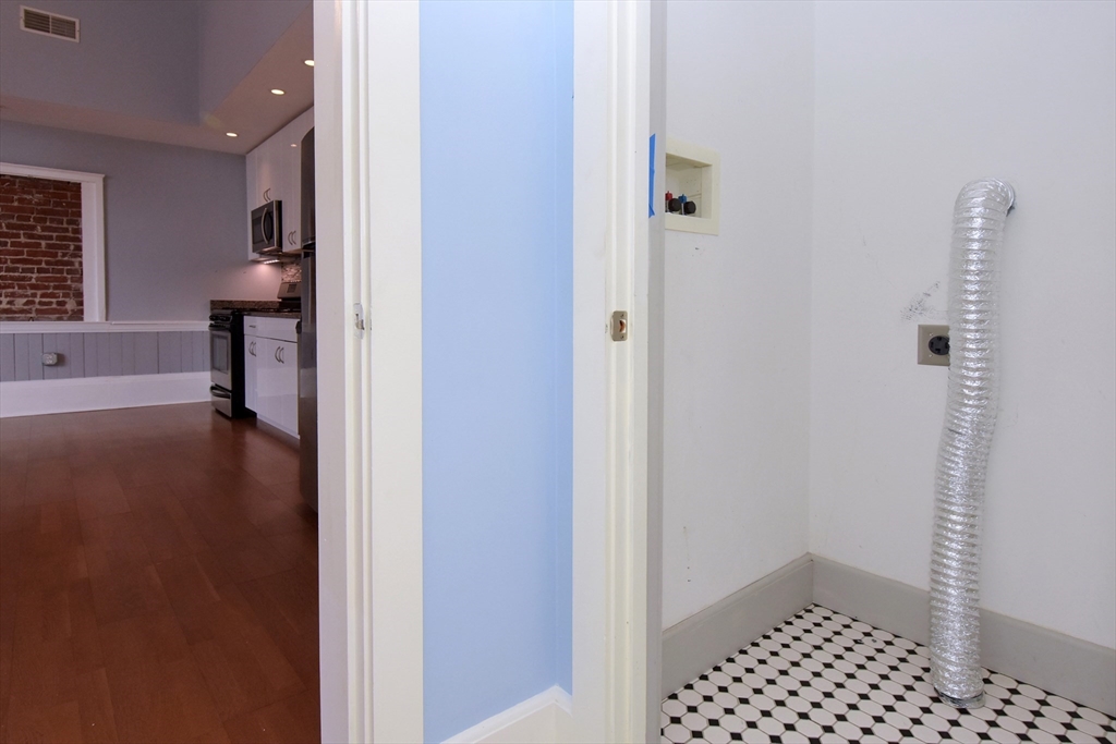 28 Adams Street, Unit 304 Worcester, MA 01604 - Photo 20 of 25