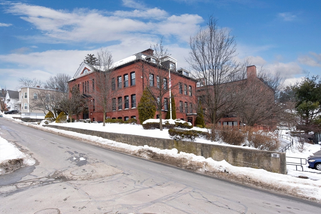 28 Adams Street, Unit 304 Worcester, MA 01604 - Photo 3 of 25