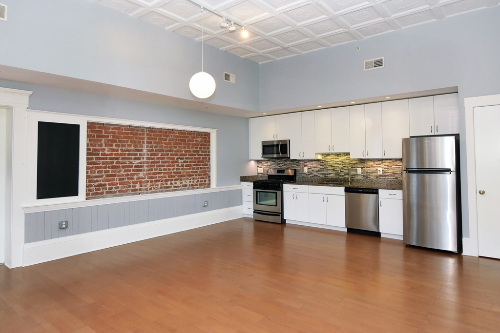 28 Adams Street, Unit 304 Worcester, MA 01604 - Photo 6 of 25