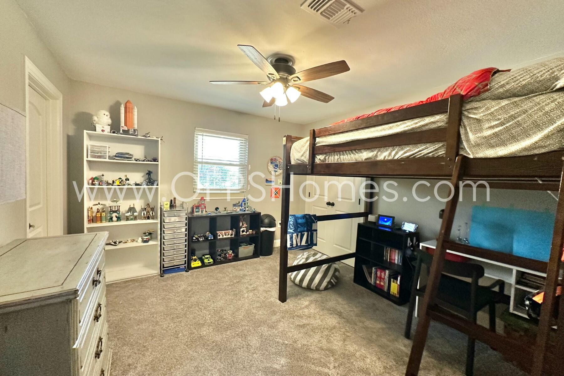 724 Overbrook Drive Fort Walton Beach, FL 32547 - Photo 33 of 47 a living room with furniture