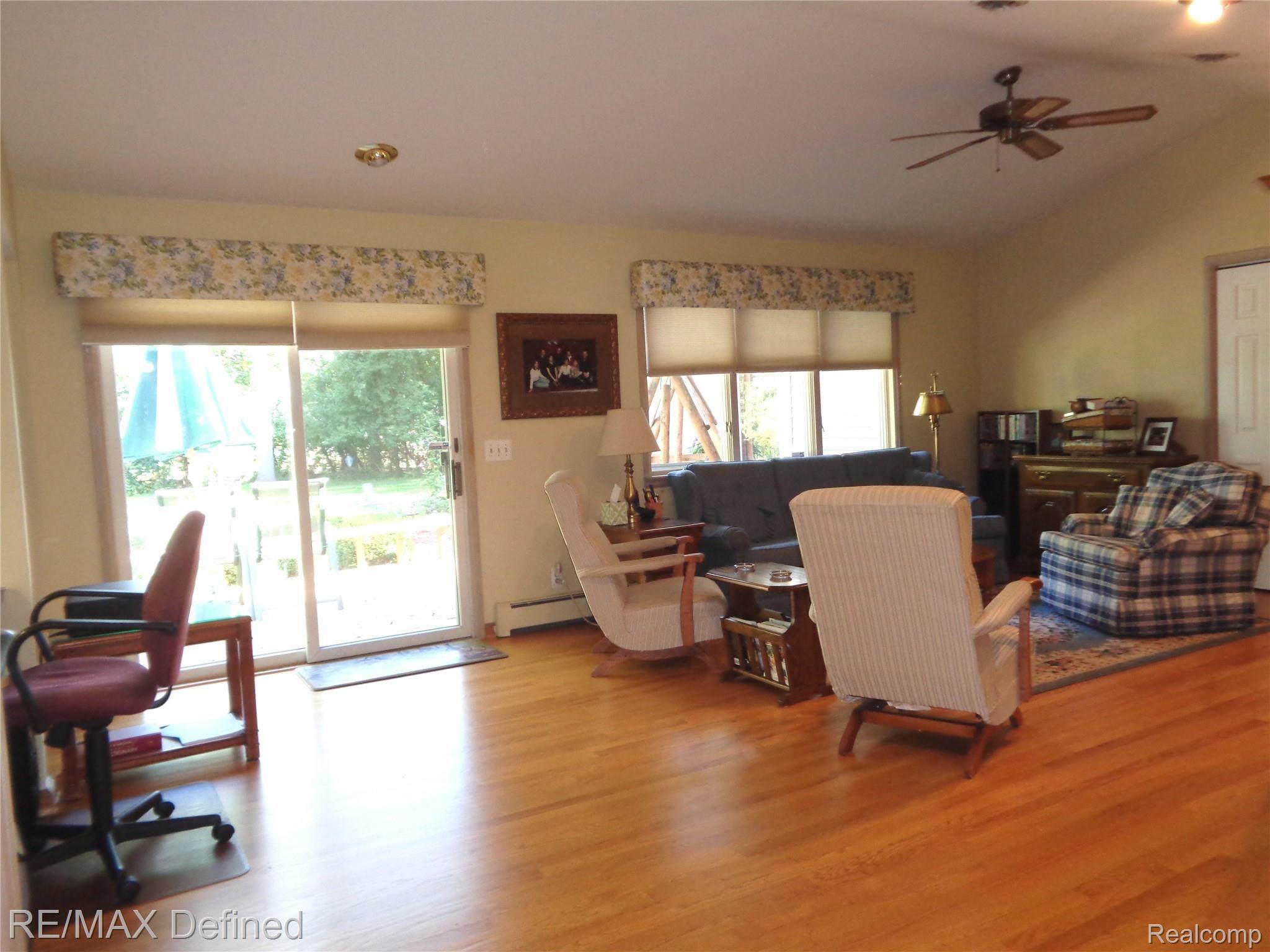 247 Rochdale Drive South Rochester, MI 48309 - Photo 7 of 30 Great Room