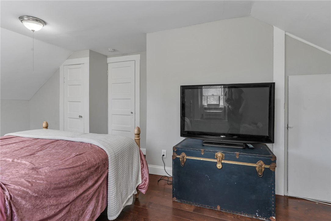 19 Hardwick Street Cumberland, RI 02864 - Photo 13 of 40