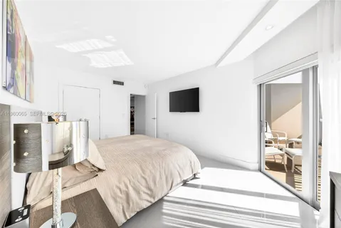 $675,000 | 1950 South Ocean Drive, Unit PHN, Hallandale Beach, FL 33009