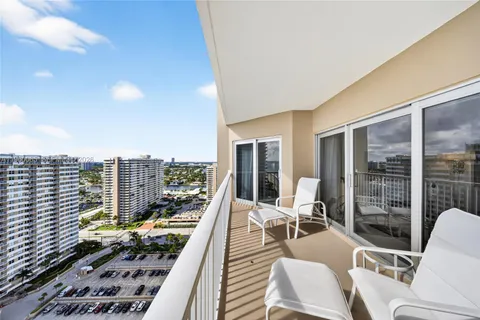 $675,000 | 1950 South Ocean Drive, Unit PHN, Hallandale Beach, FL 33009