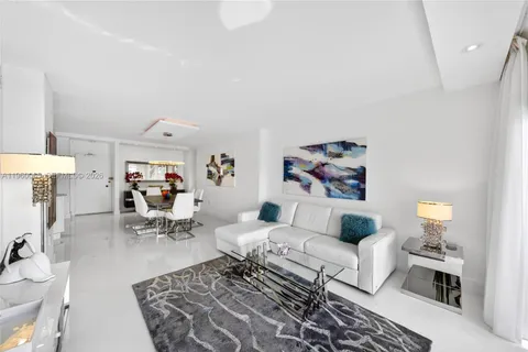 $675,000 | 1950 South Ocean Drive, Unit PHN, Hallandale Beach, FL 33009
