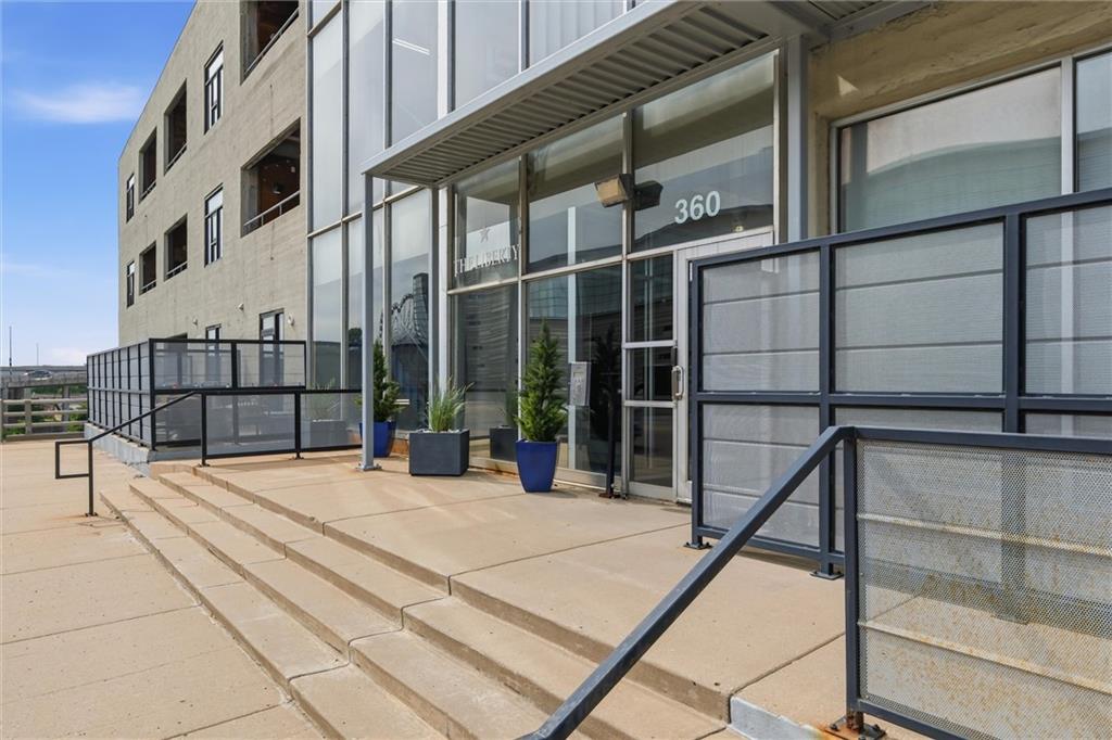 360 West Pershing Road, Unit 190 Kansas City, MO 64108 - Photo 36 of 51