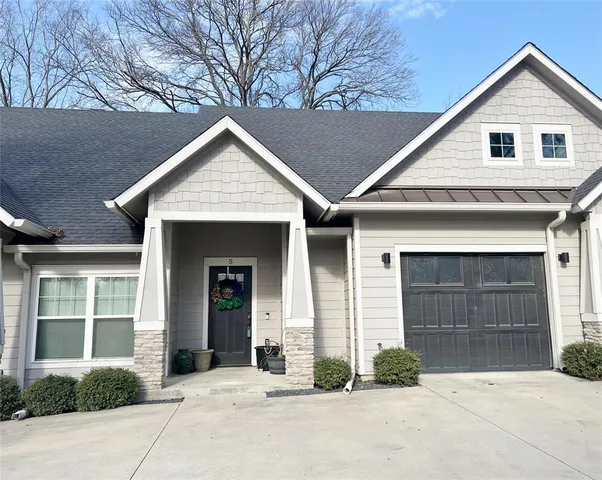 $1,895 | 1312 West Jefferson Street, Unit 5, Waxahachie, TX 75165