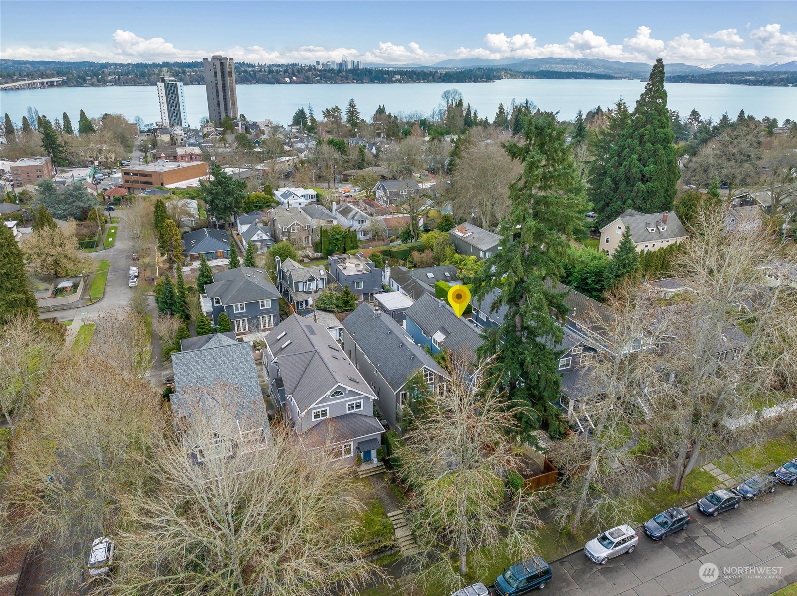 1624 38th Avenue East Seattle, WA 98112 - Photo 39 of 39 a view of a city
