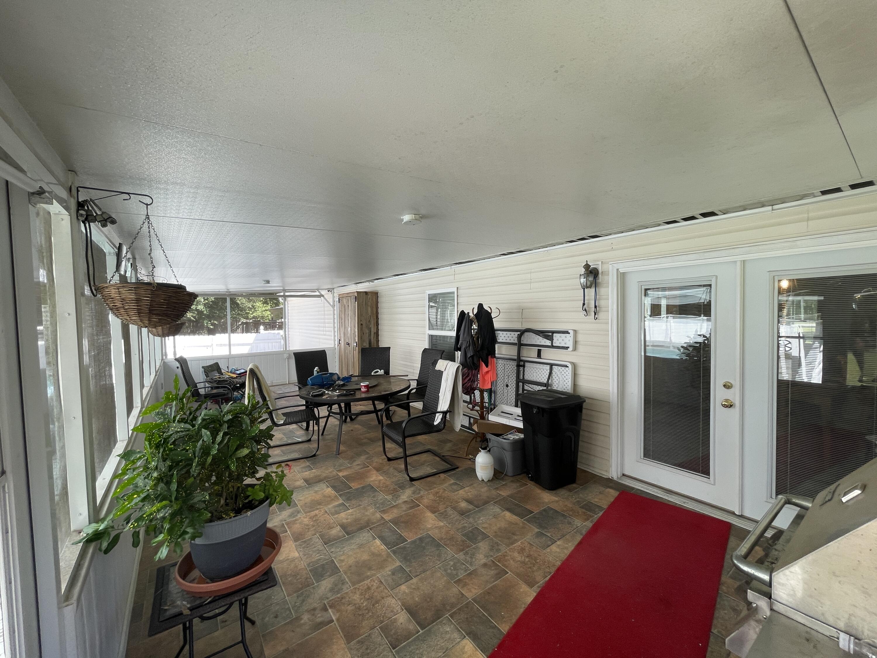 983 Horseshoe Road Augusta, GA 30906 - Photo 24 of 40 Screened back patio