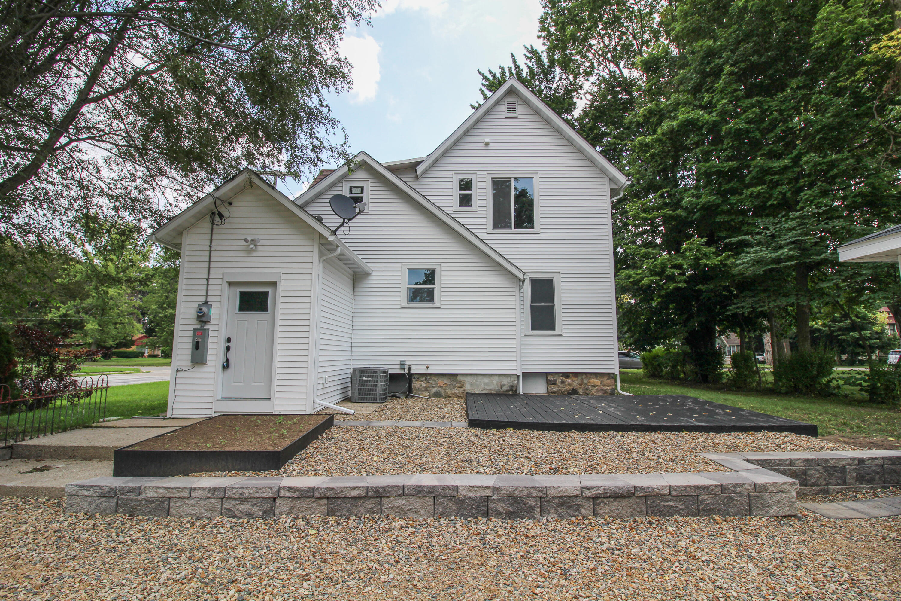 822 North Main Street Three Rivers, MI 49093 - Photo 5 of 48 822 N Main-39