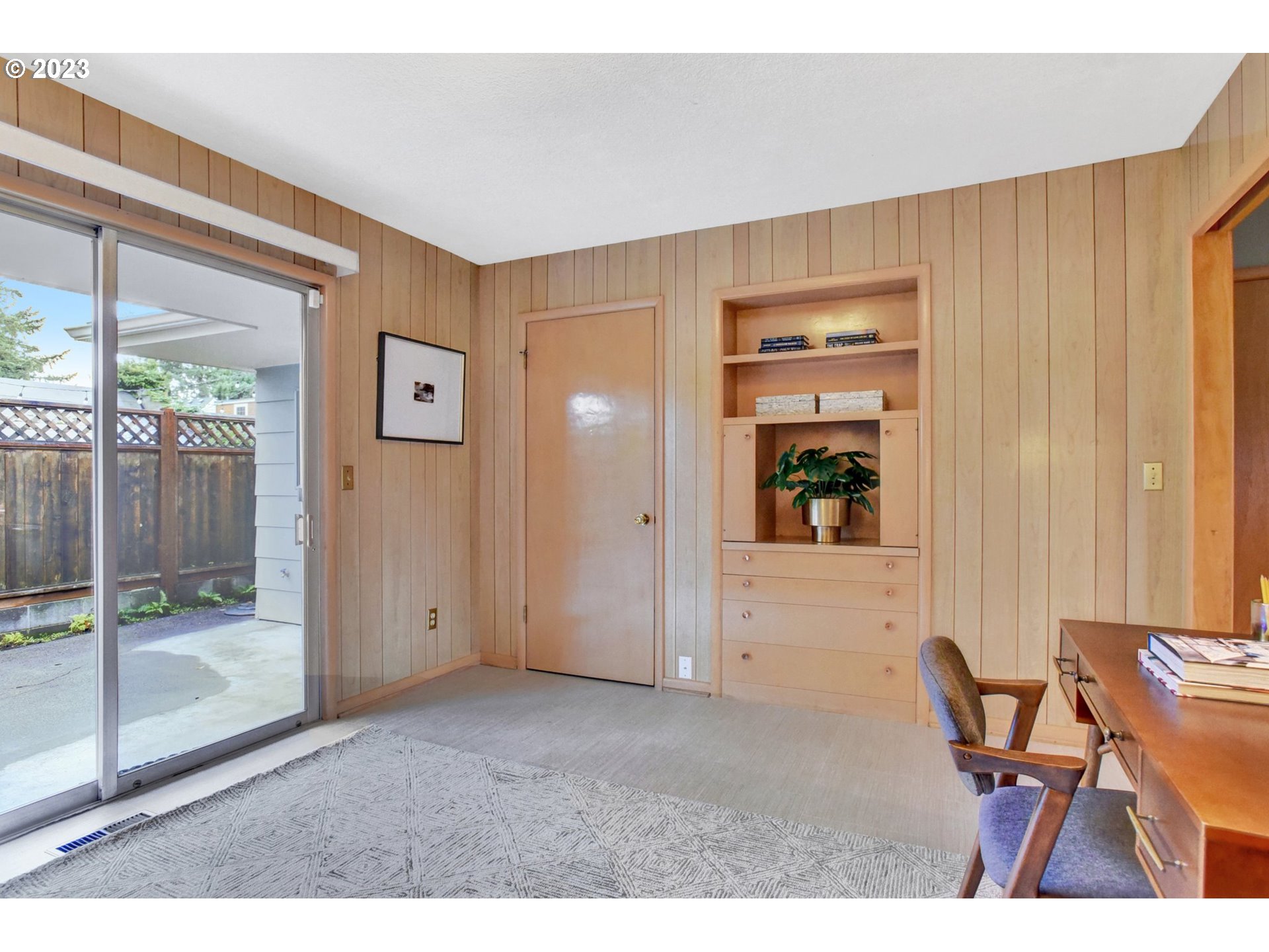 6309 Northeast Hancock Street Portland, OR 97213 - Photo 25 of 43 a workspace with furniture and window