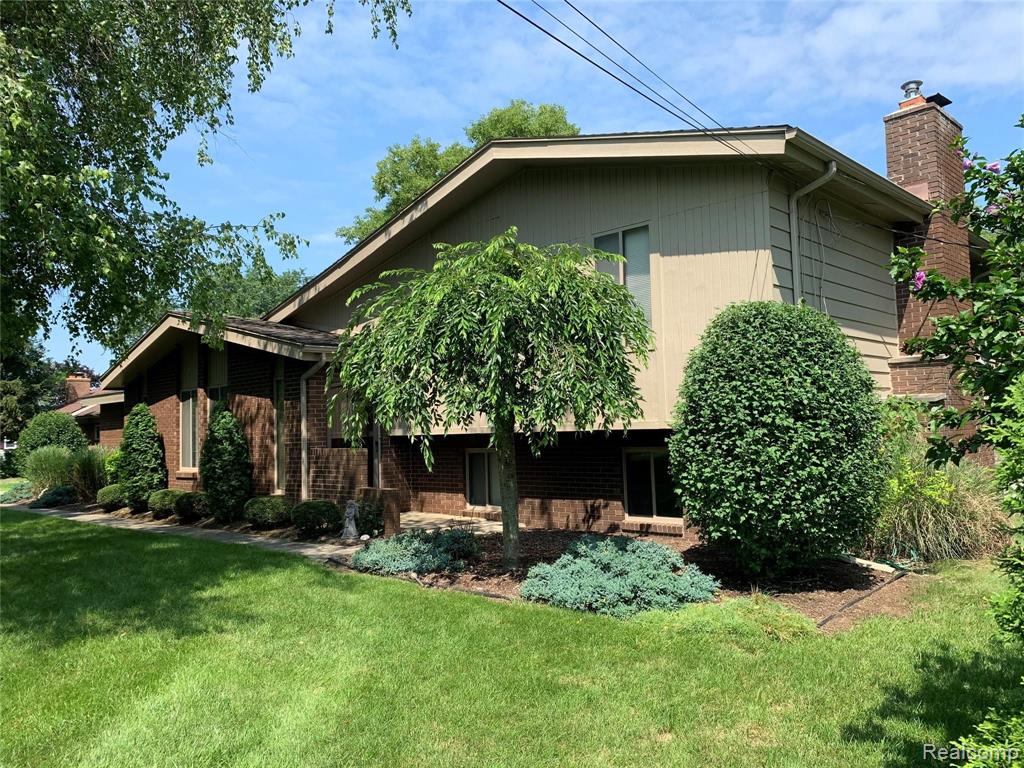 2841 Grant Road Rochester Hills, MI 48309 - Photo 2 of 47